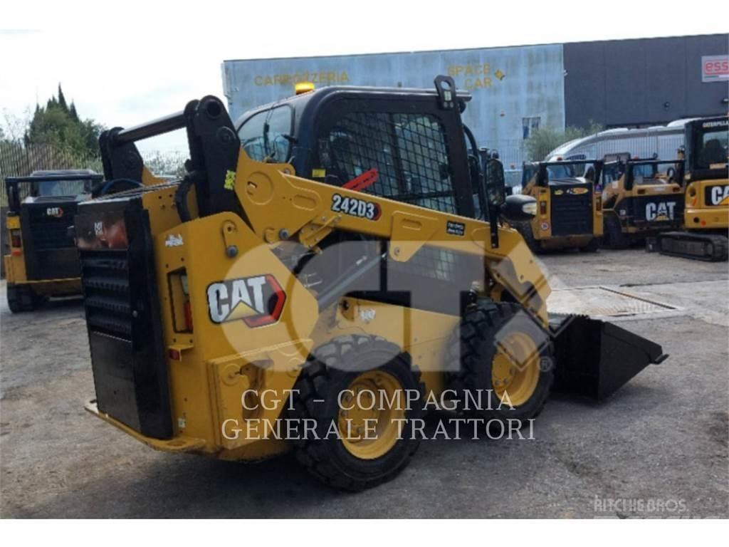 CAT 242D3  스키드로더