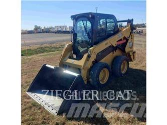 CAT 242D3  스키드로더