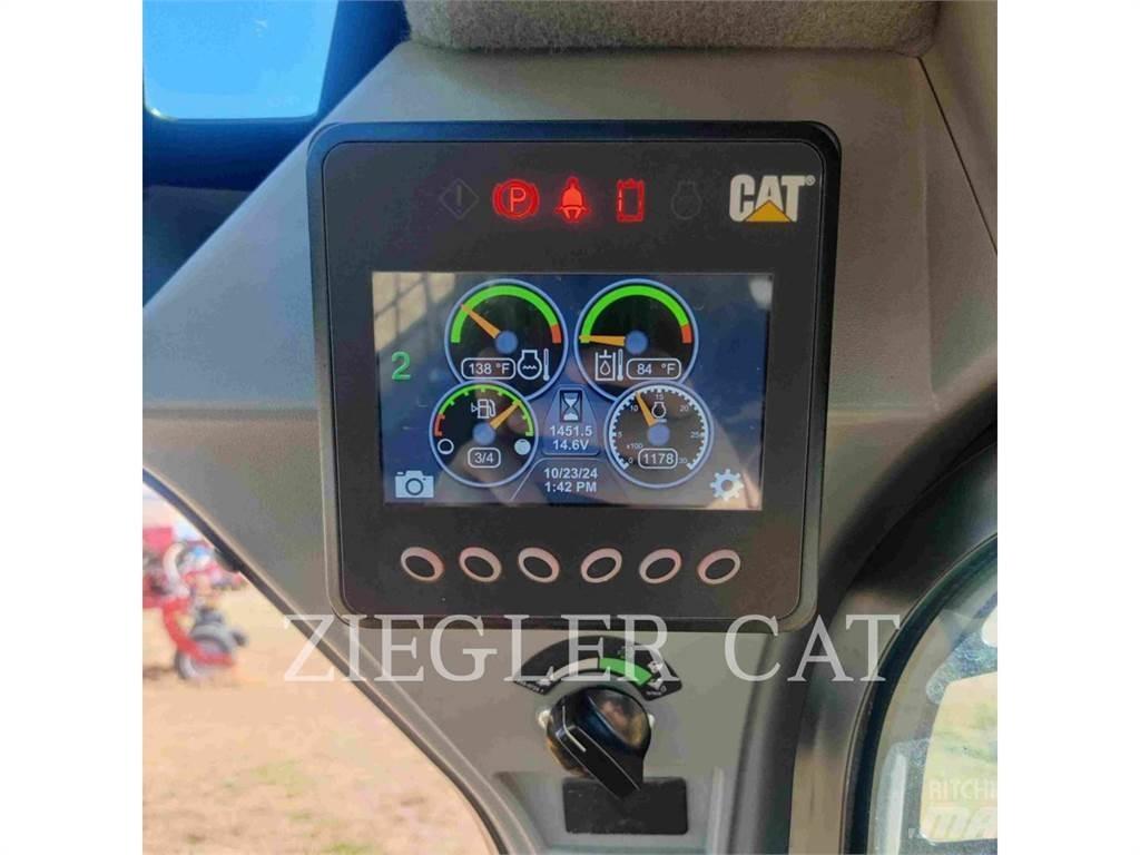 CAT 242D3  스키드로더