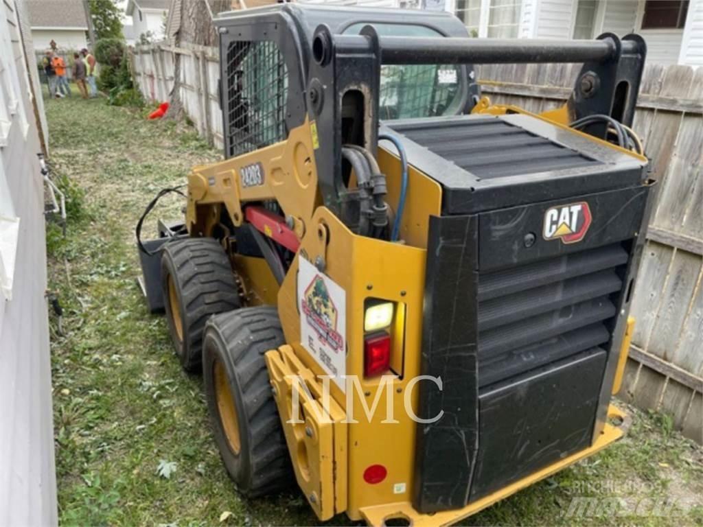 CAT 242D3  스키드로더