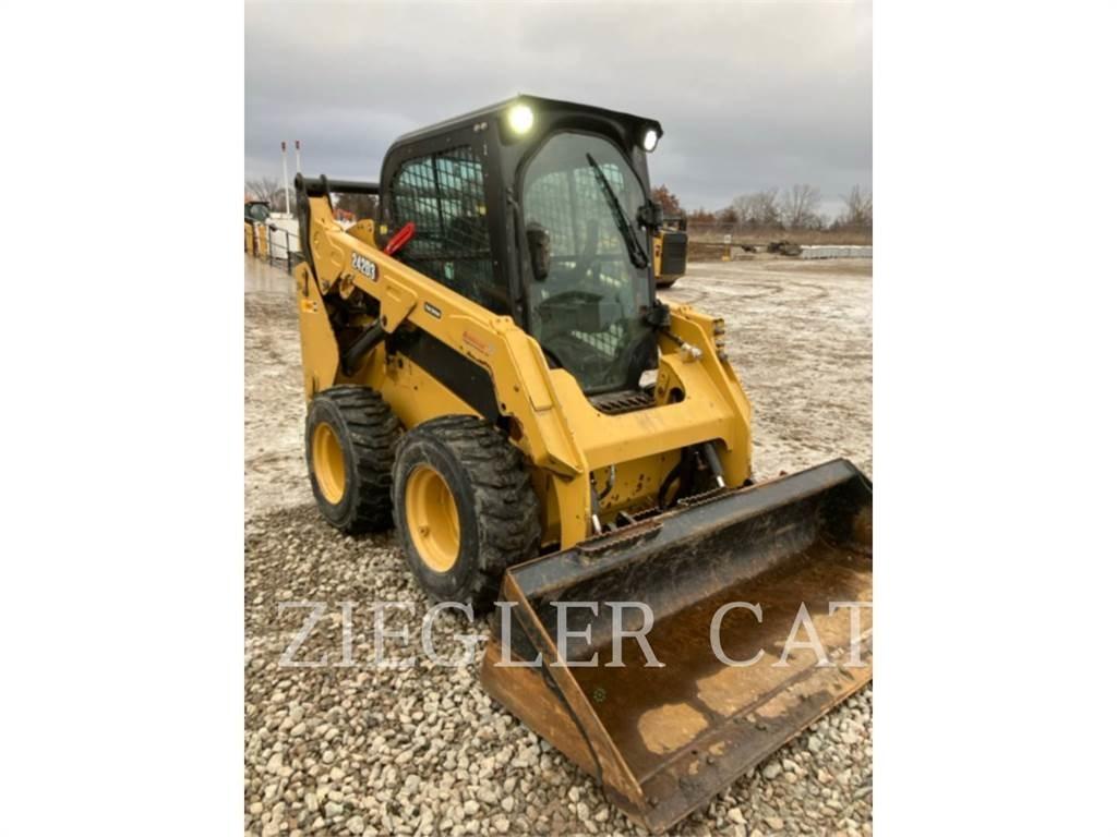 CAT 242D3  스키드로더