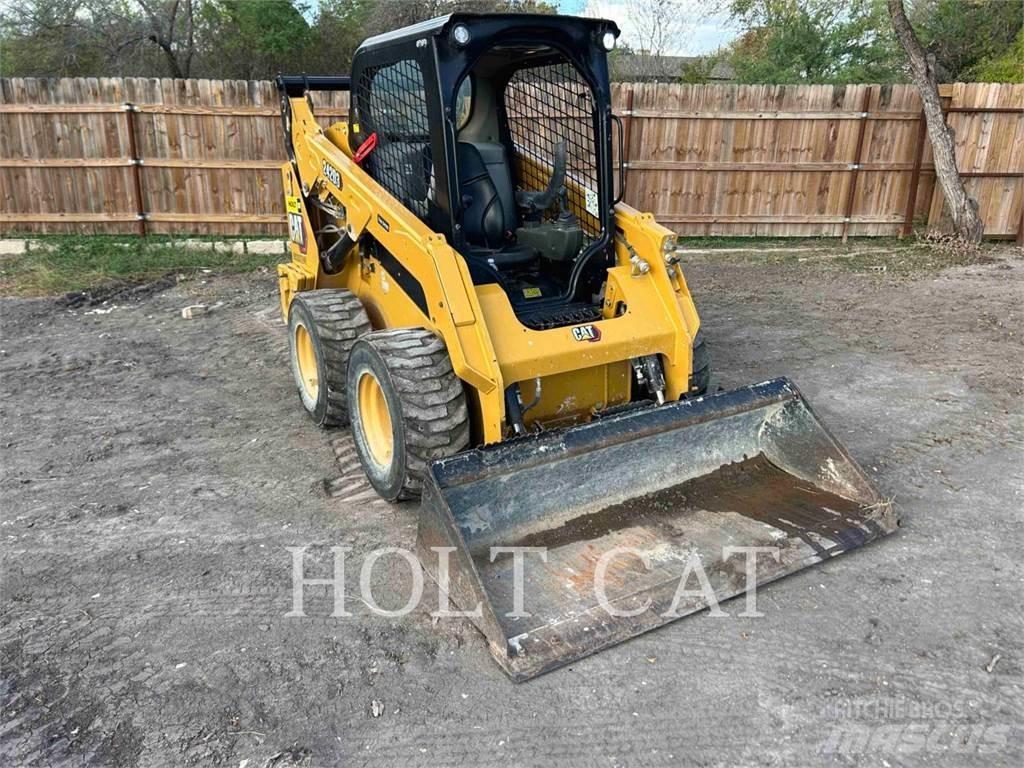 CAT 242D3  스키드로더