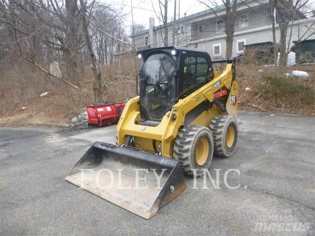 CAT 242D3  스키드로더