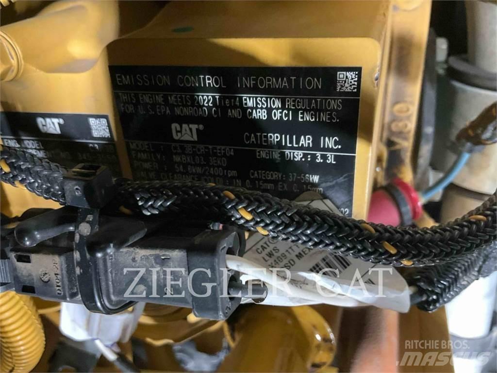CAT 242D3  스키드로더