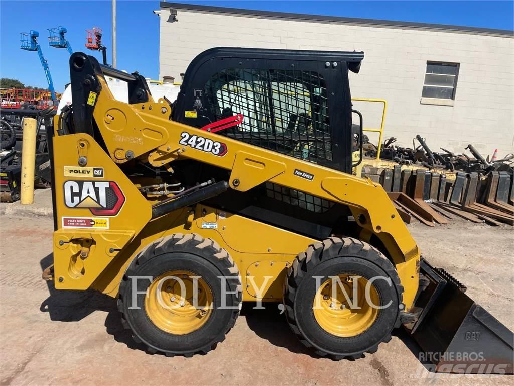 CAT 242D3  스키드로더