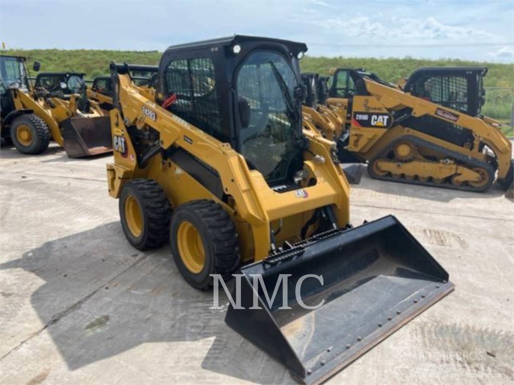 CAT 242D3  스키드로더