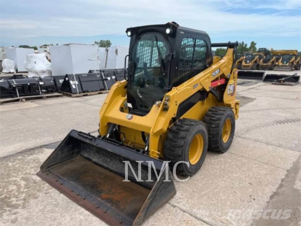 CAT 242D3  스키드로더