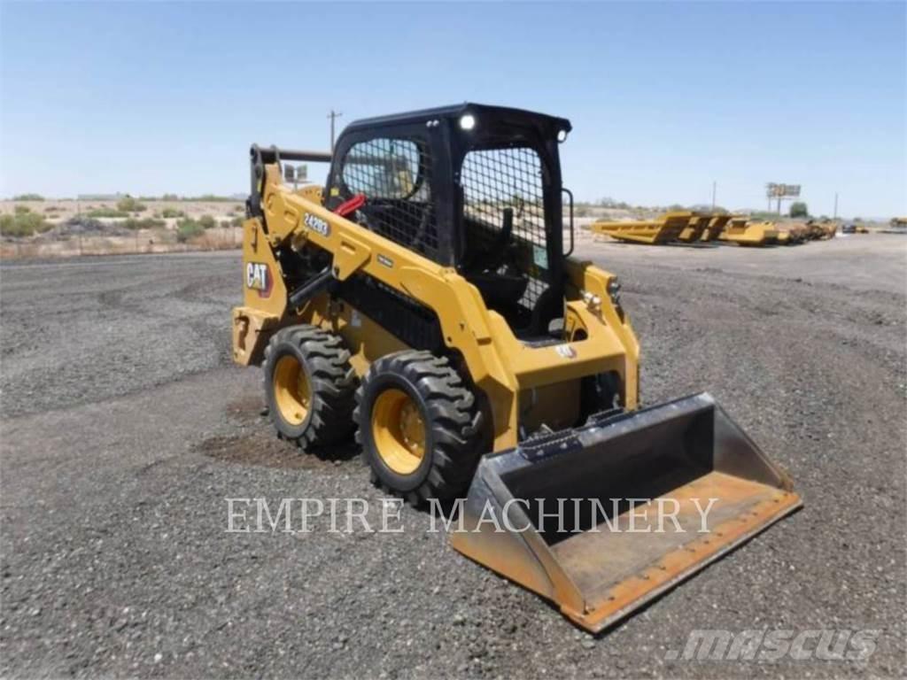 CAT 242D3  스키드로더