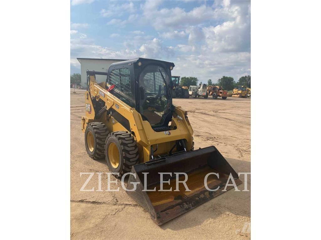 CAT 242D3  스키드로더