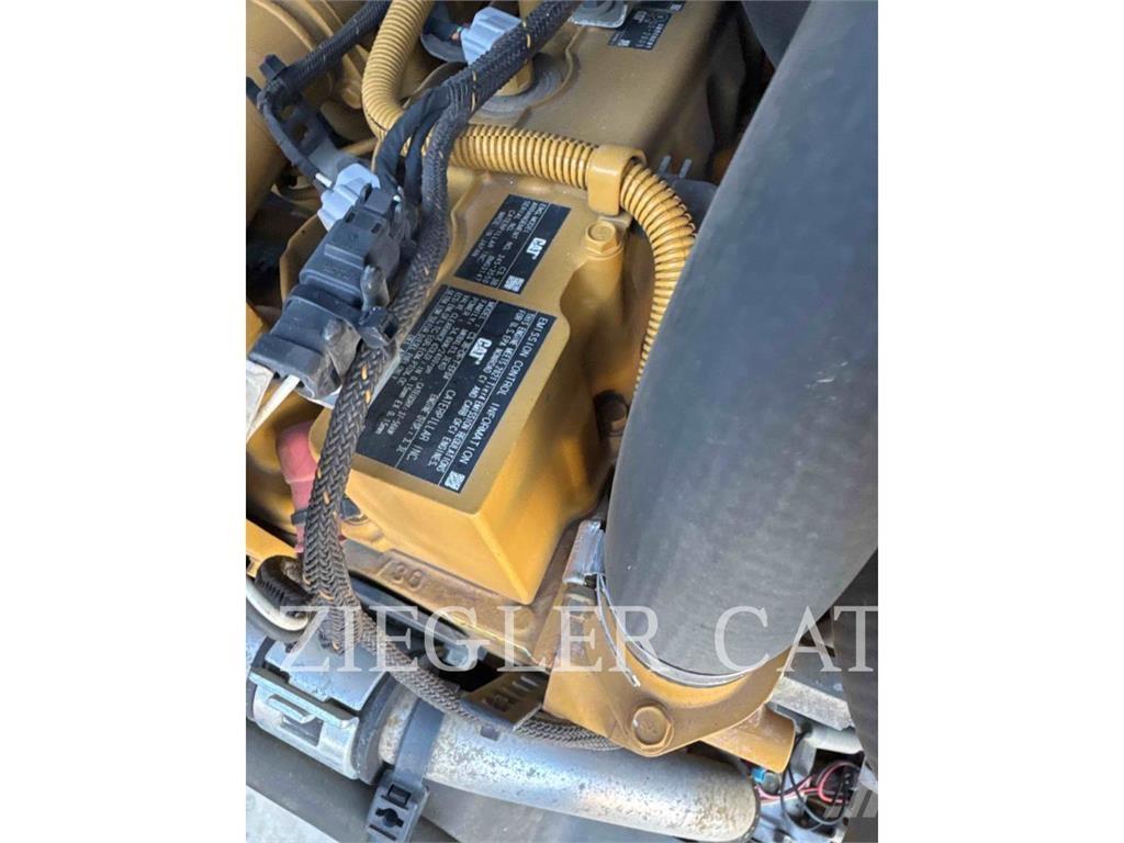 CAT 242D3  스키드로더