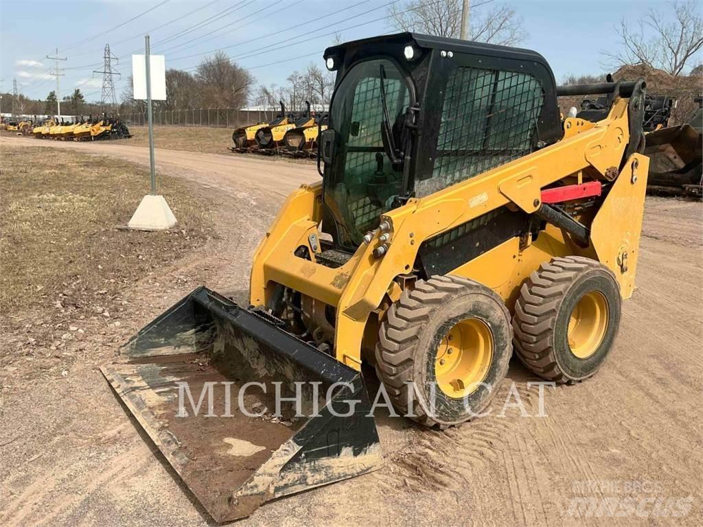 CAT 242D3 A2Q  스키드로더