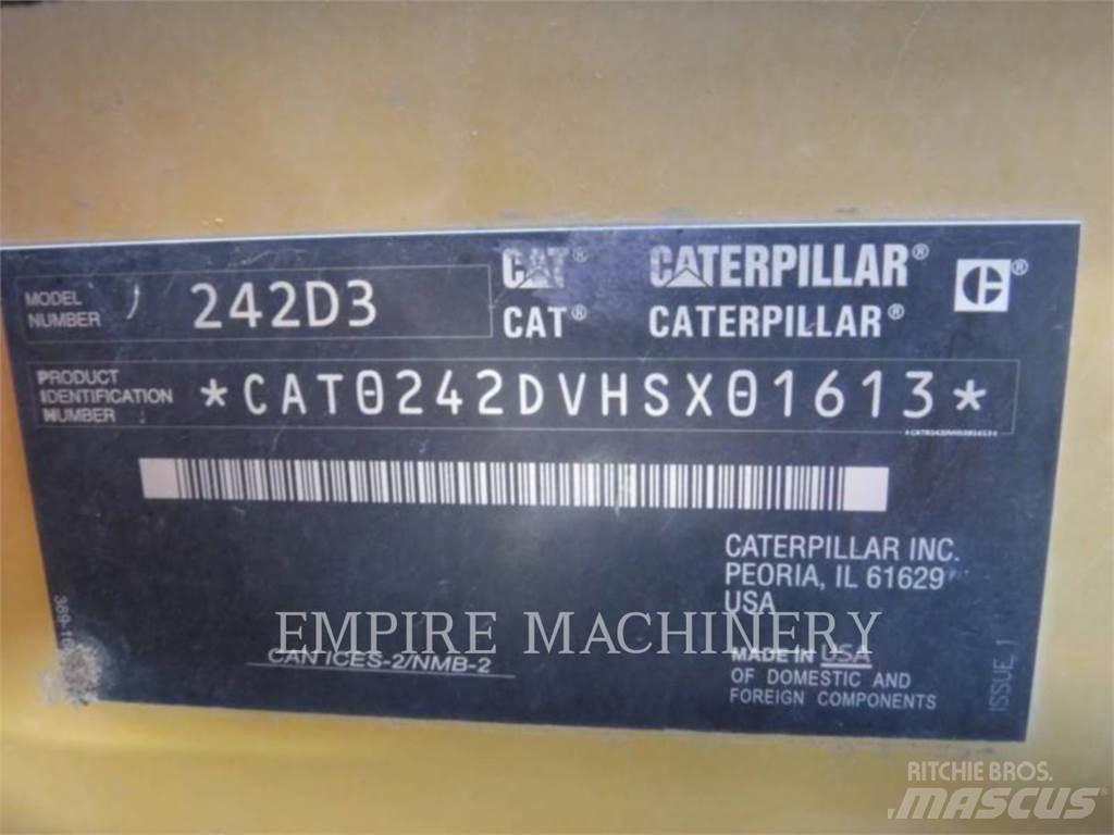 CAT 242D3 CA  스키드로더
