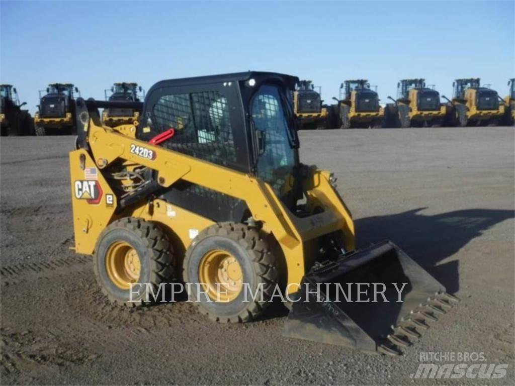 CAT 242D3 CA  스키드로더