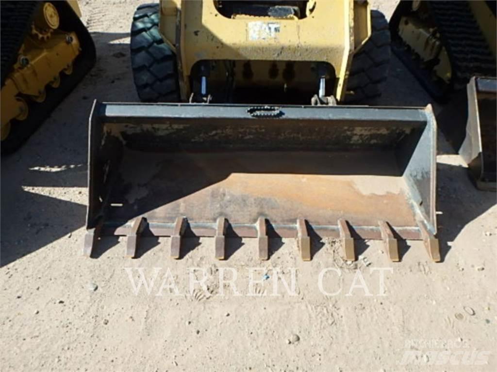 CAT 246D  스키드로더