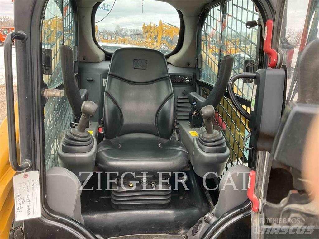 CAT 246D  스키드로더