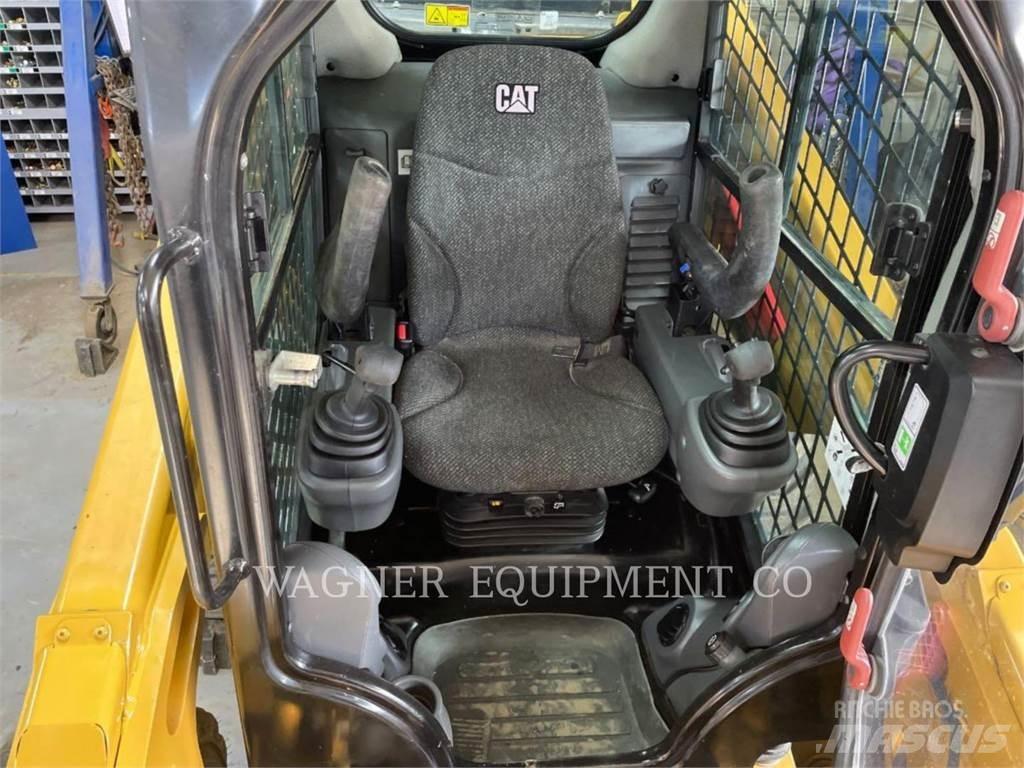 CAT 246D  스키드로더