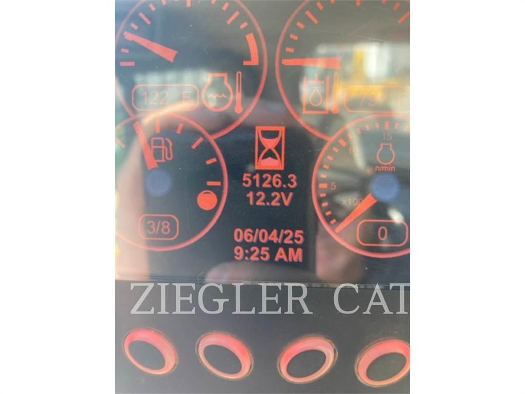 CAT 246D  스키드로더