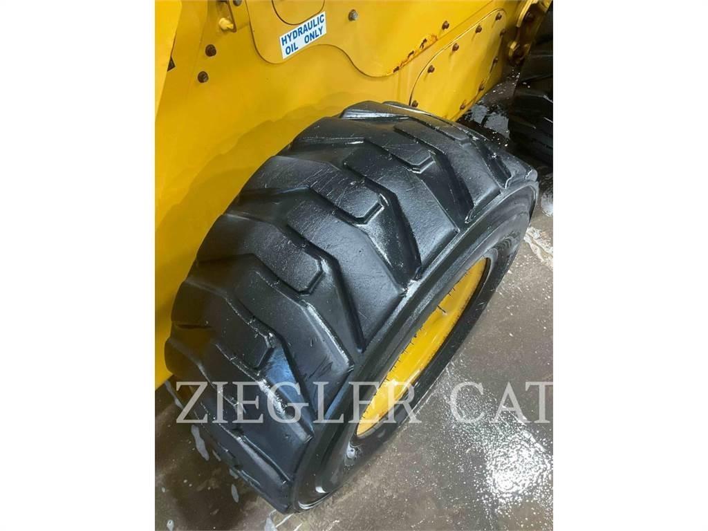 CAT 246D3  스키드로더