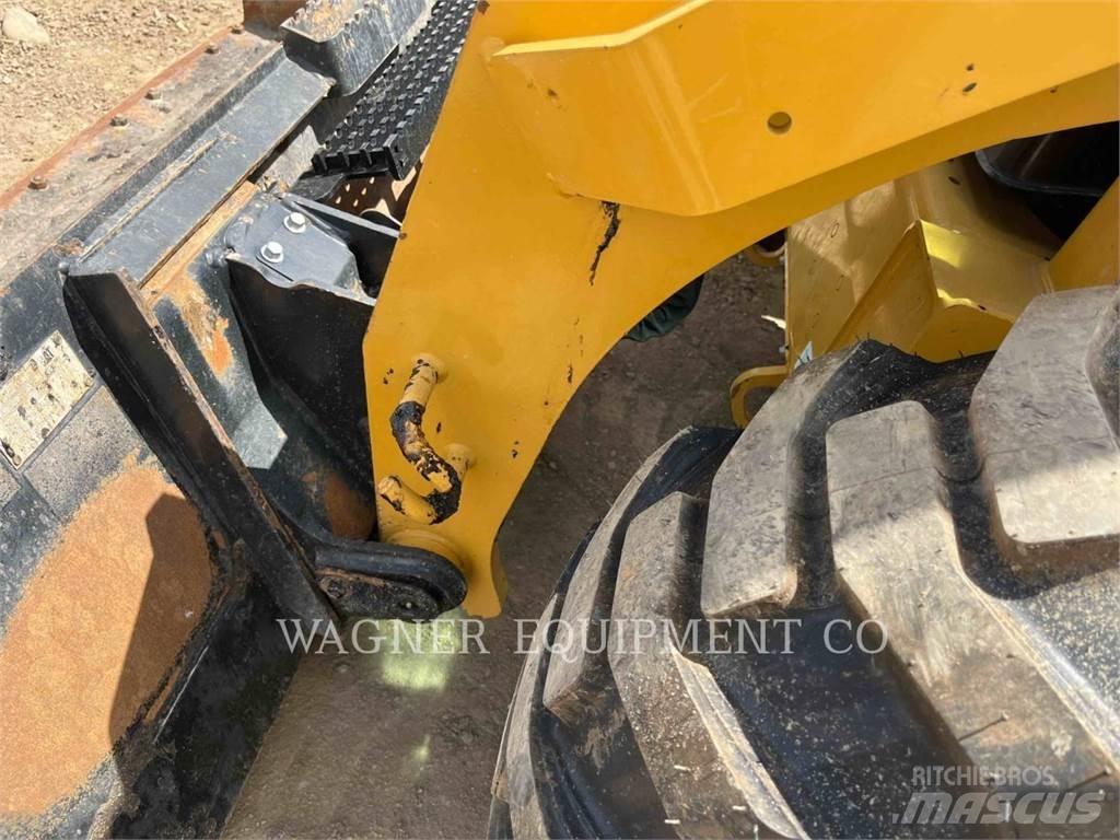 CAT 246D3  스키드로더