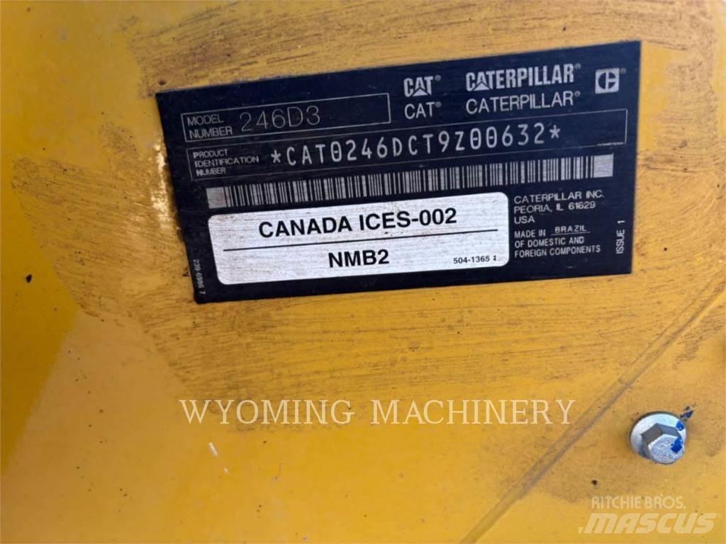 CAT 246D3  스키드로더
