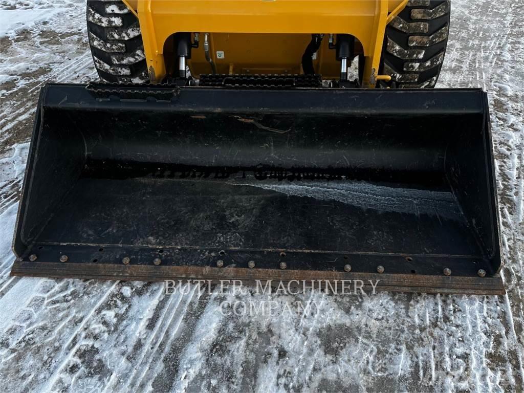 CAT 246D3  스키드로더