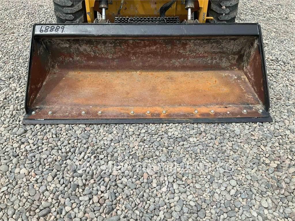 CAT 246D3  스키드로더