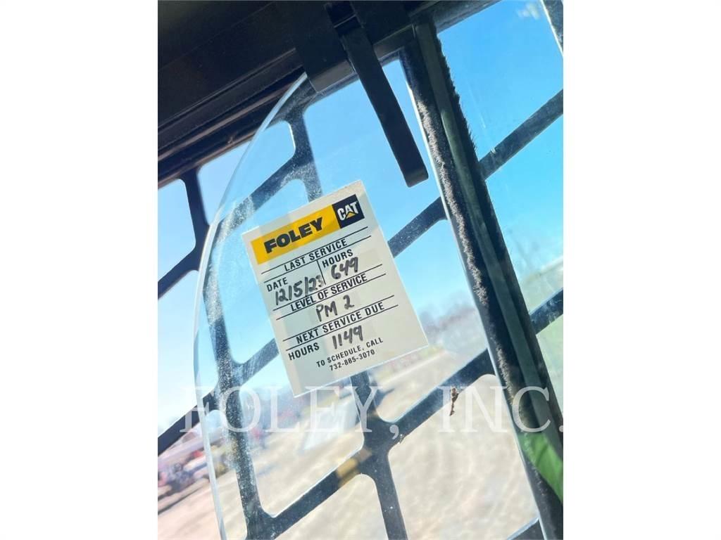 CAT 246D3  스키드로더
