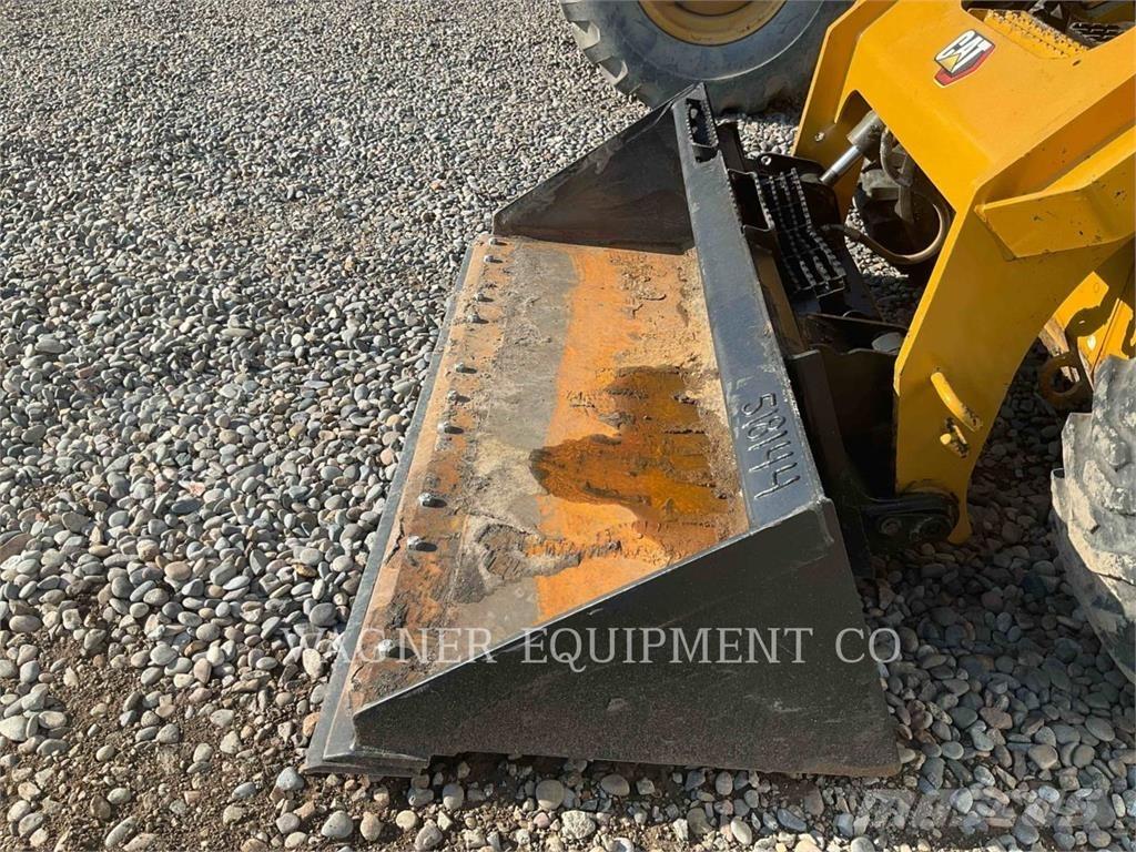CAT 246D3  스키드로더