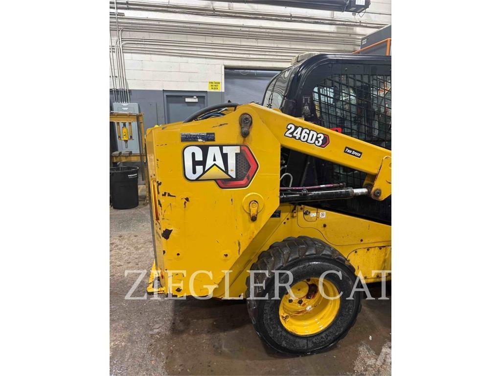 CAT 246D3  스키드로더