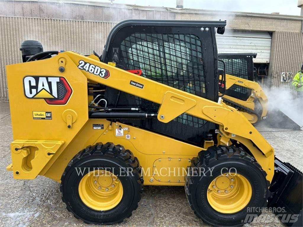 CAT 246D3 C3H2  스키드로더