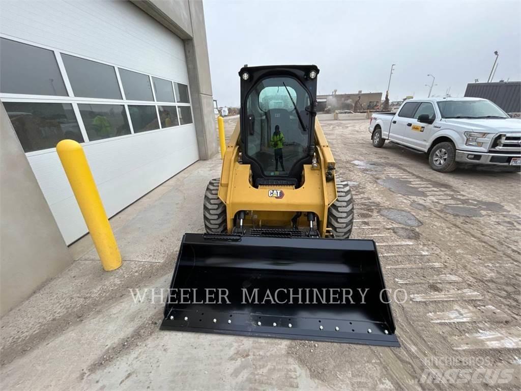 CAT 246D3 C3H2  스키드로더