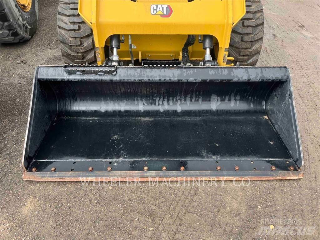 CAT 246D3 C3H2  스키드로더