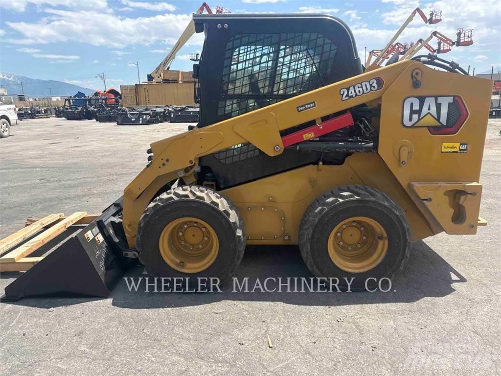 CAT 246D3 C3H2  스키드로더