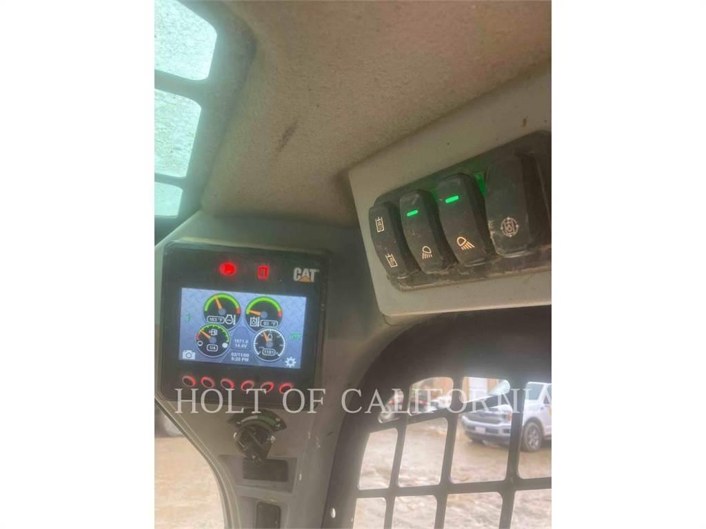 CAT 246D3 HF  스키드로더