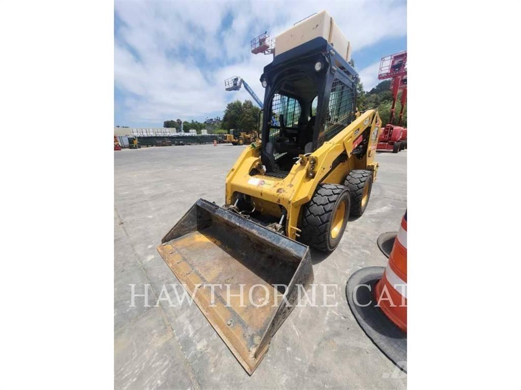 CAT 246D3H2O  스키드로더