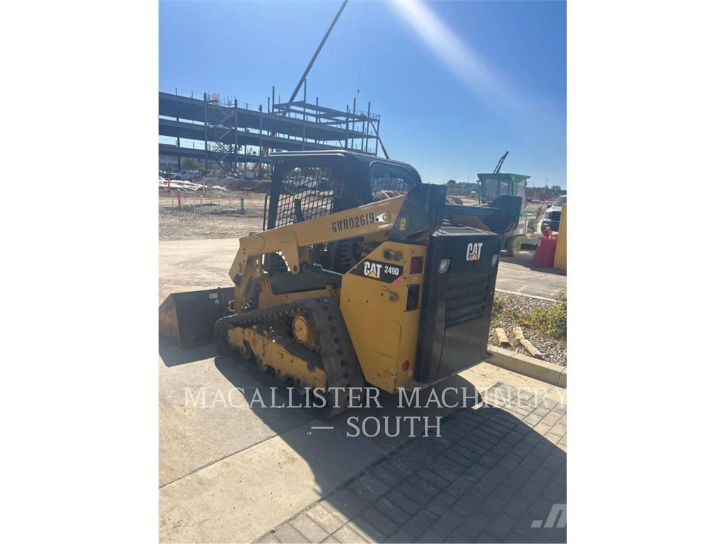 CAT 249D 궤도식 로우더