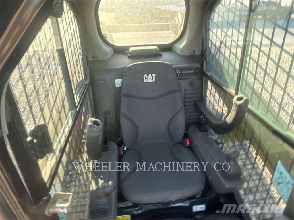 CAT 249D3 C3H2 궤도식 로우더