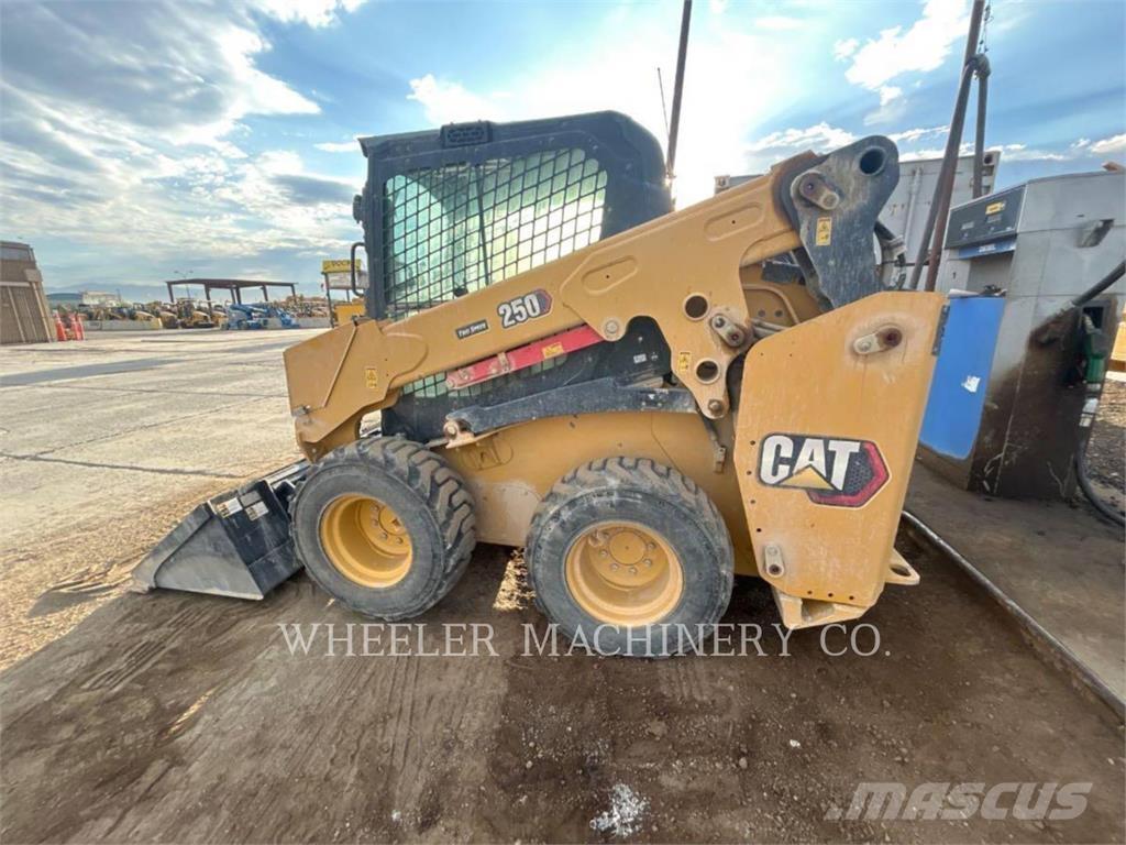 CAT 250 C3H2  스키드로더