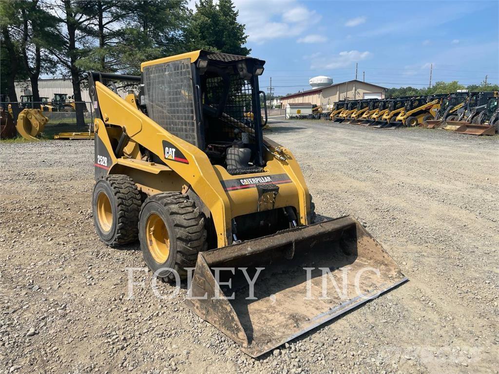 CAT 252B  스키드로더