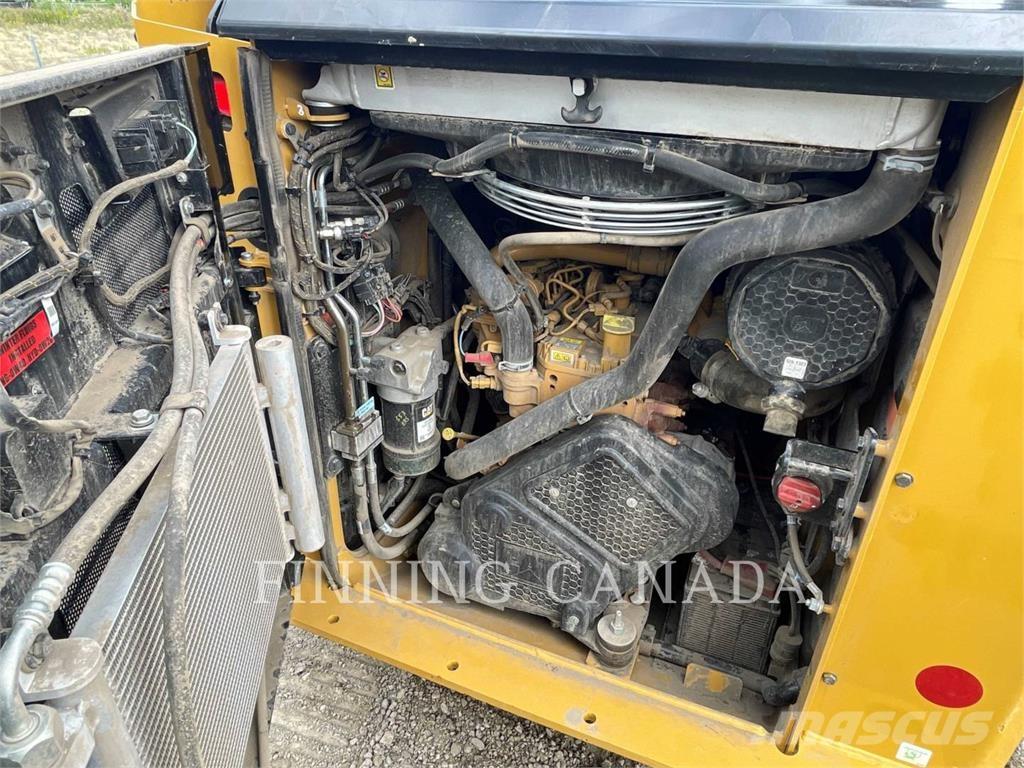 CAT 255-05 궤도식 로우더