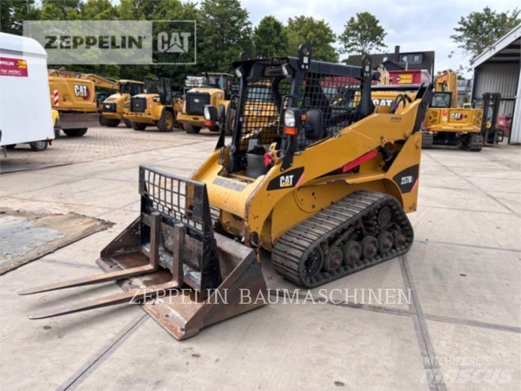 CAT 257B  스키드로더