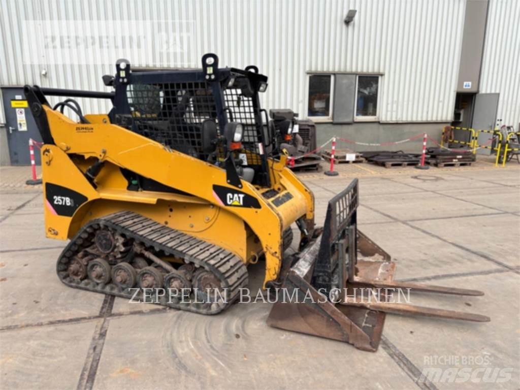 CAT 257B  스키드로더