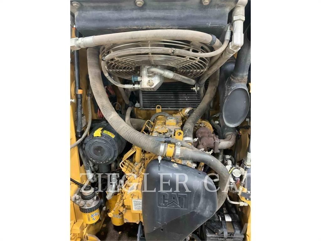 CAT 257B2 궤도식 로우더