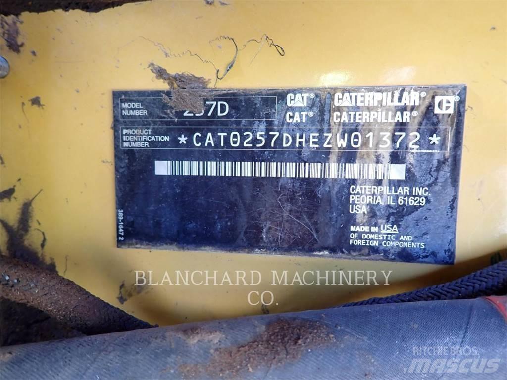 CAT 257D 궤도식 로우더