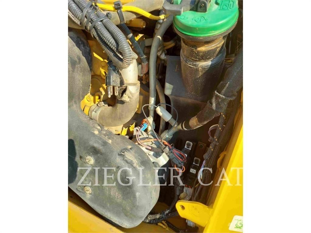 CAT 259D 궤도식 로우더
