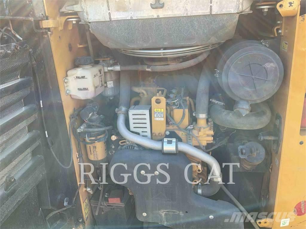 CAT 259D  스키드로더