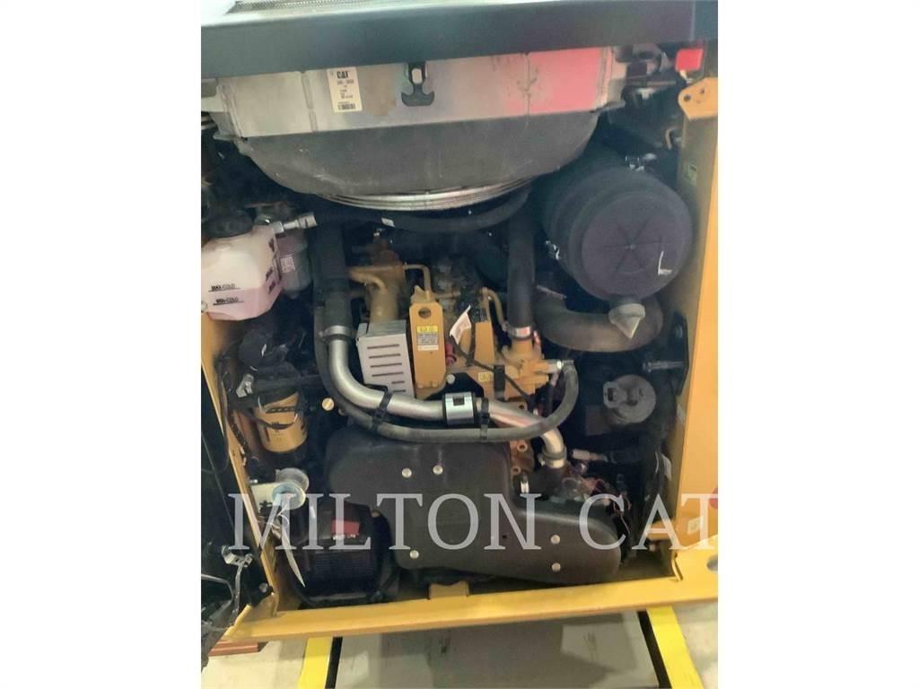 CAT 259D3 궤도식 로우더