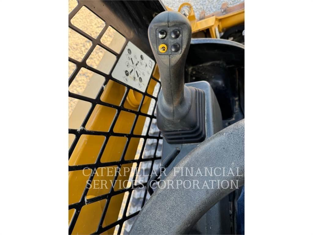 CAT 259D3 궤도식 로우더