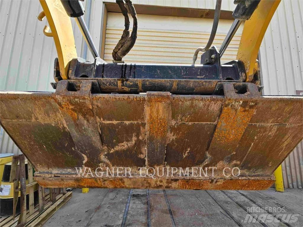 CAT 259D3 궤도식 로우더