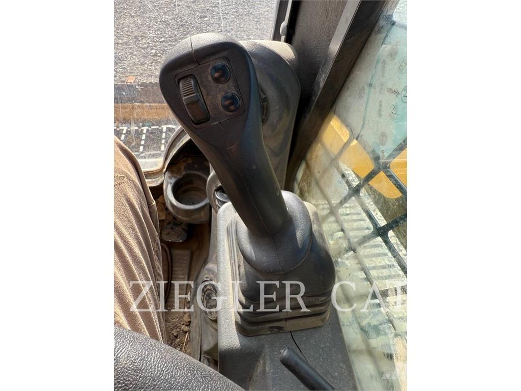 CAT 259D3 궤도식 로우더